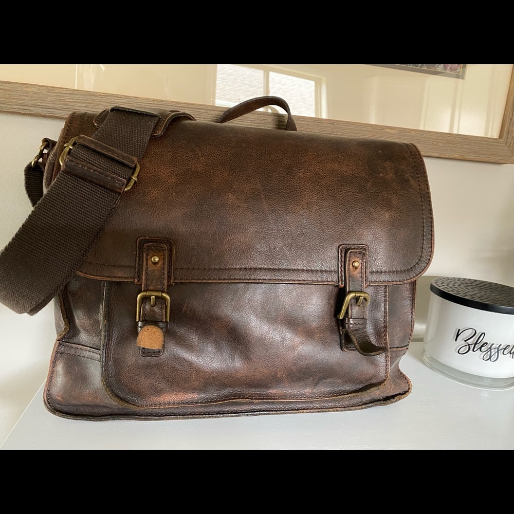 Patricia Nash: Nash Tuscan Leather Messenger Bag